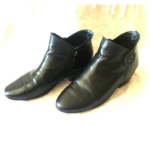 Jack Rogers Black Leather Ankle Booties